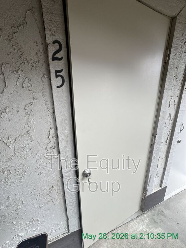 Building Photo - 3525 S County Center Dr