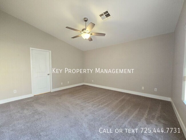 Building Photo - BEAUTIFUL 3 BED, 2 BATH HOME WITH OPEN FLO...