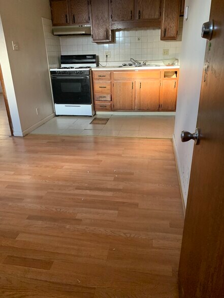 Building Photo - 139 N Gallatin Ave