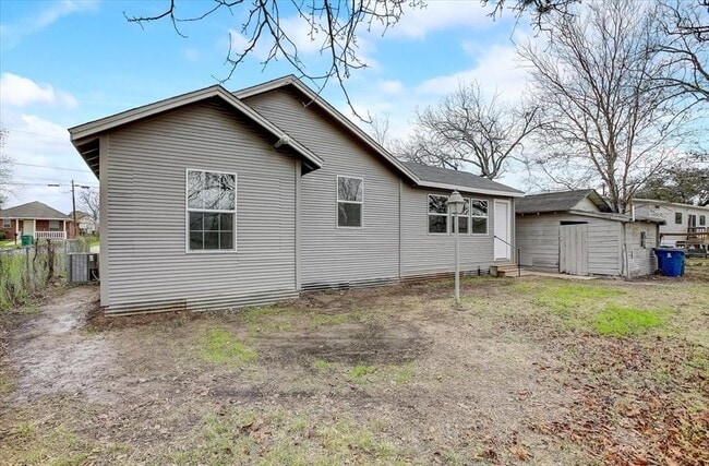 Building Photo - 720 E Guadalupe St
