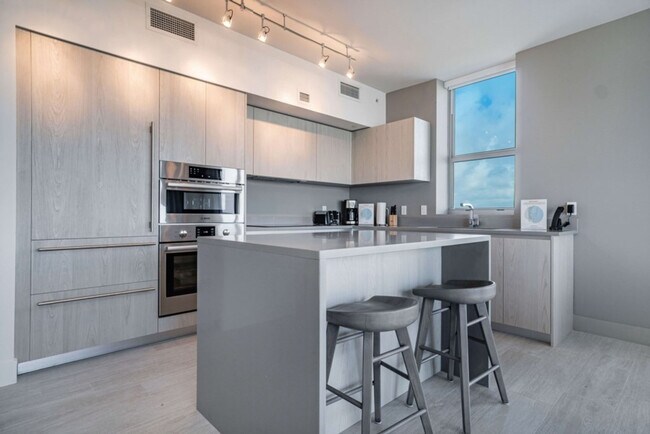 Building Photo - 4112 Jimmy Buffett Mem Hwy