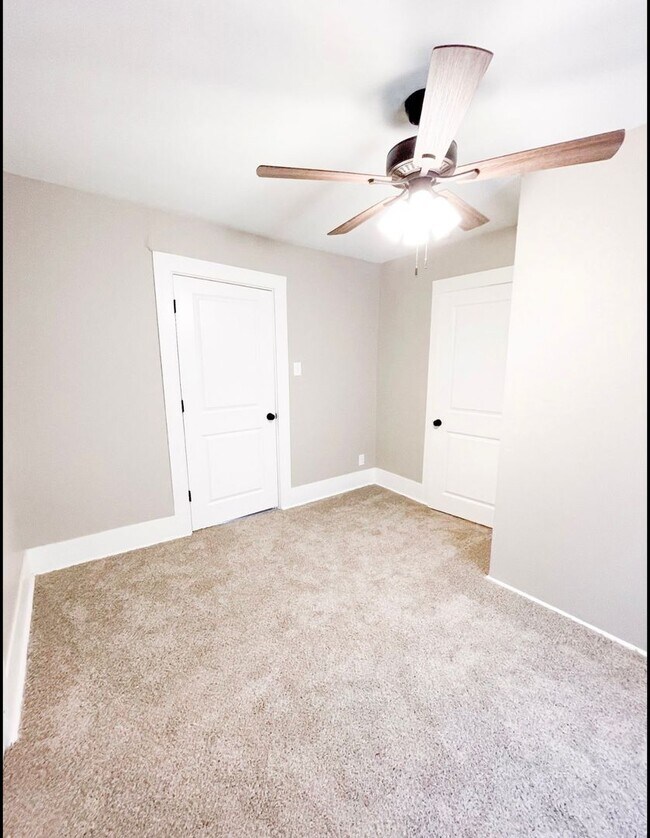Building Photo - Updated 3 bedroom, 1 bathroom home close to Downtown Columbia