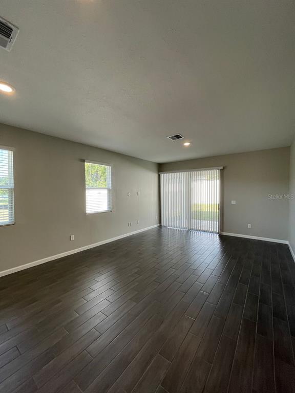 Building Photo - 824 Blue Creek Dr