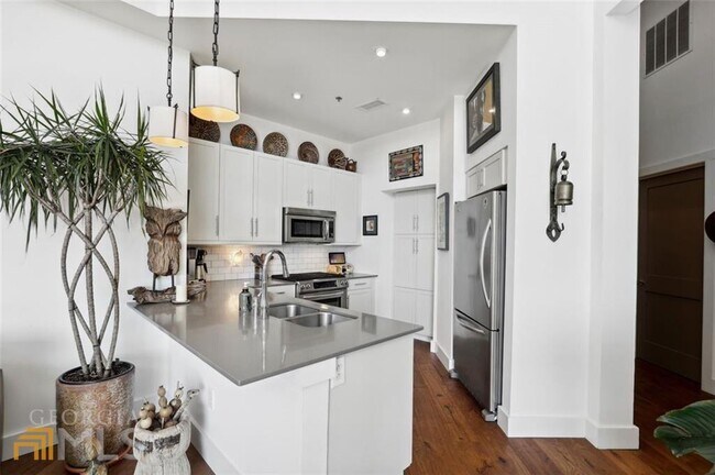 Building Photo - 1100 Howell Mill Rd NW