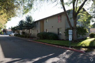 Building Photo - Whitman Park Apartments