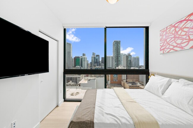 Building Photo - 225 N Miami Ave