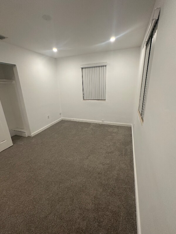 Building Photo - 731 SW 8th Ave