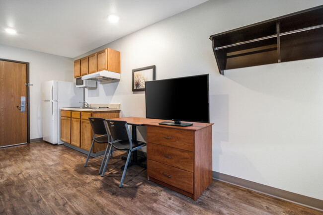 Building Photo - Furnished Studio-Fayetteville