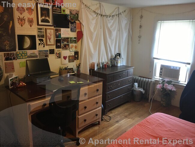 Building Photo - 28 A Cherry St