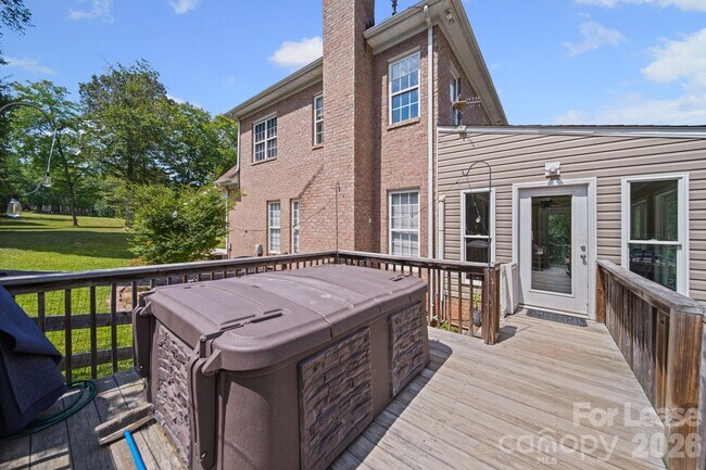 Building Photo - 7107 Nesbit Rd
