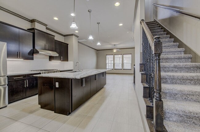 Building Photo - 11825 Terraza Cir