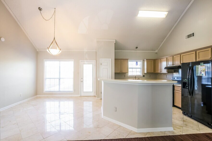 Building Photo - 3143 Woodland Pine Dr