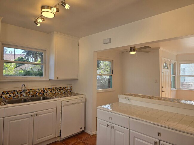 Building Photo - 311 Windward Ave