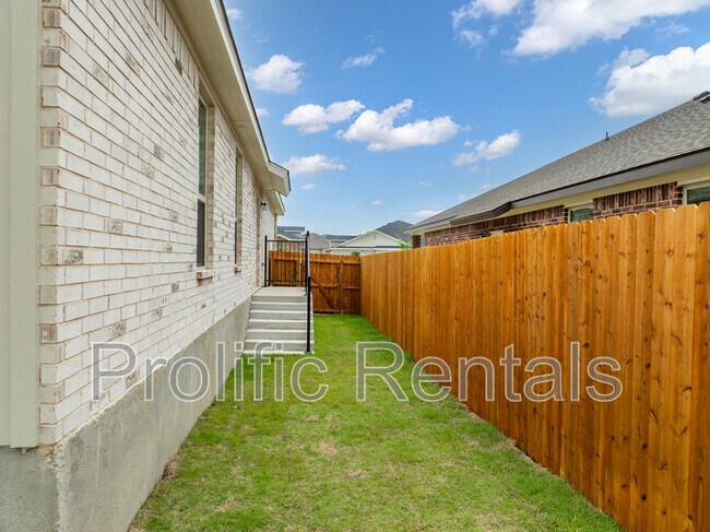 Building Photo - 5101 Rose Petal Ct