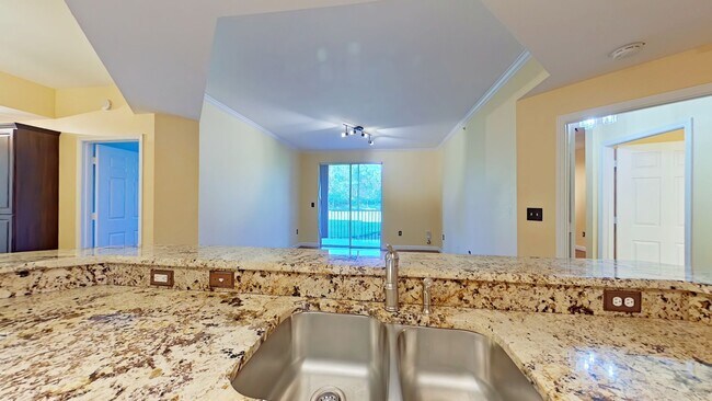 Building Photo - Stunning 2Bedroom Condo at VIlla San Marco!