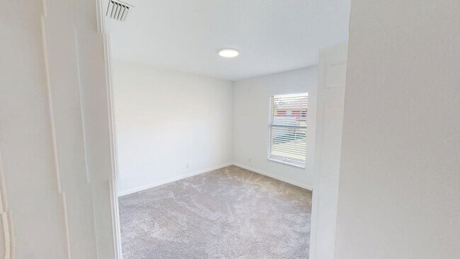 Building Photo - 4232 SW Winslow St