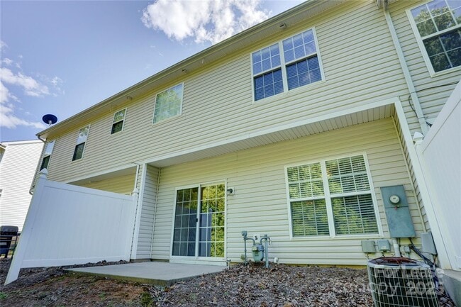 Building Photo - 12411 Stratfield Pl Cir
