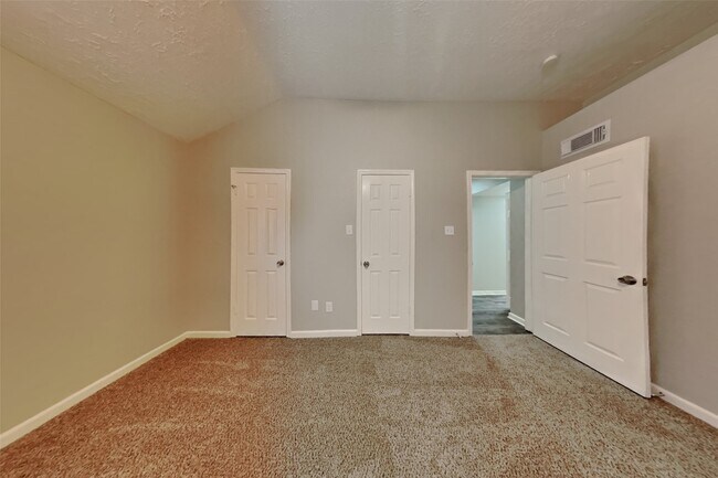 Building Photo - 16318 Elmwood Point Ln