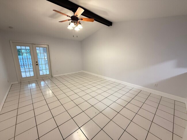 Building Photo - 5106 Gainesville Dr
