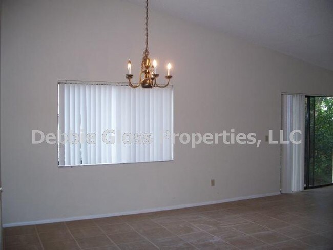Building Photo - 3 bedroom 2 bath Wekiva home