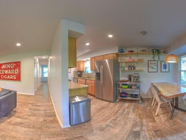 Building Photo - 6605 Clubway Ln