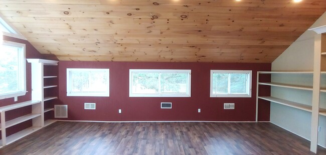 master bedroom - 3582 Northridge Rd