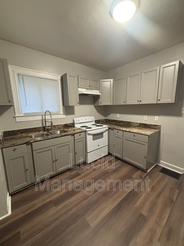 Building Photo - 123 N 37th St