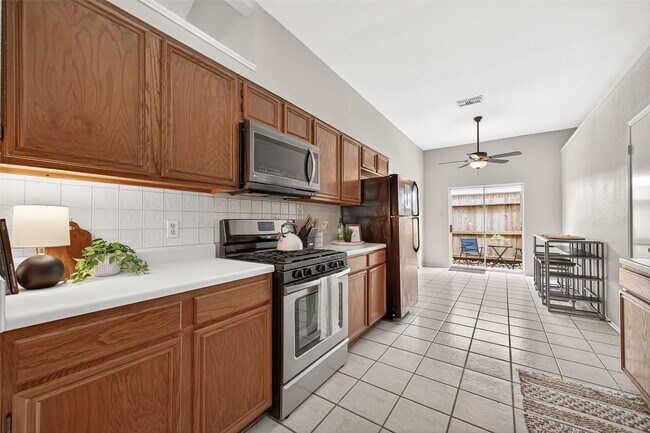 Building Photo - 5814 N Magazine Cir