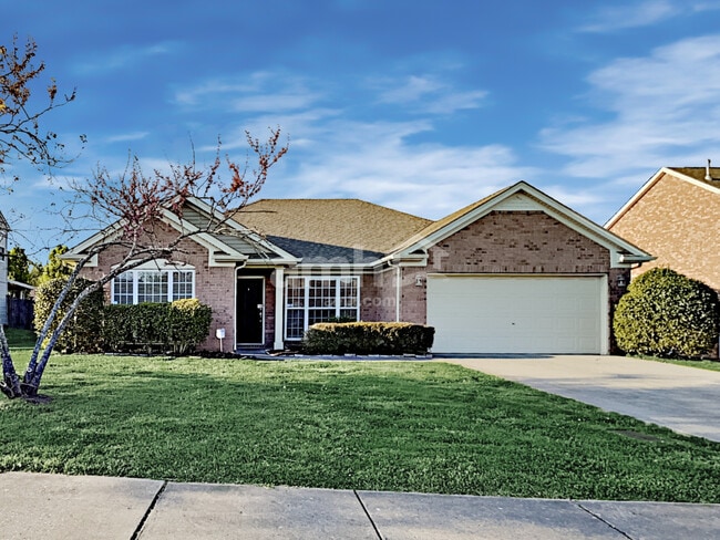 Building Photo - 2336 Hockett Dr