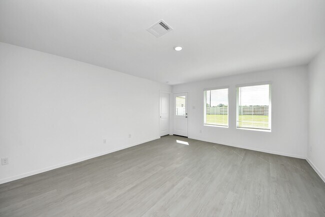 Building Photo - 10411 Birds Nest Dr