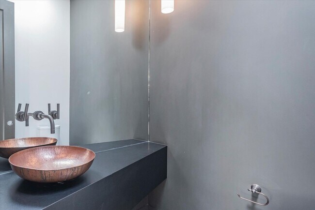 Building Photo - Wow! What a Great Home!