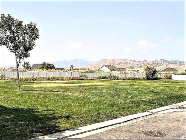 Building Photo - 2124 W 2180 N