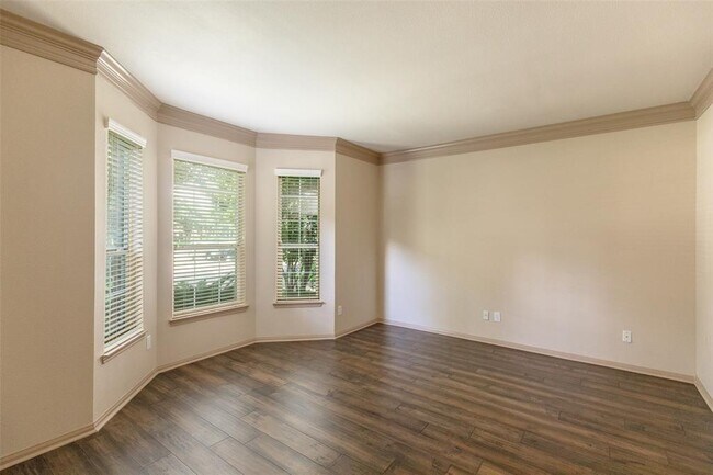 Building Photo - 203 Jewel Park Ln