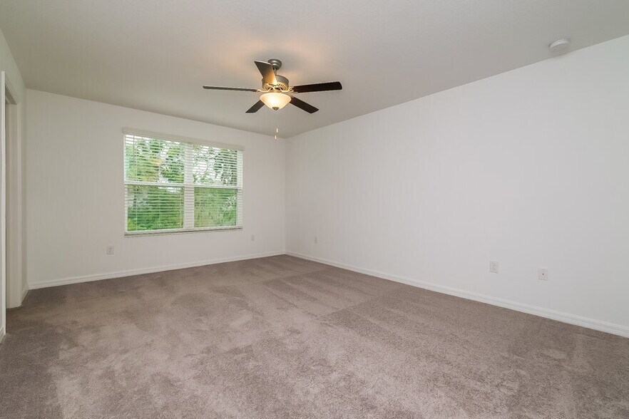 Building Photo - 7310 Spring Snowflake Ave