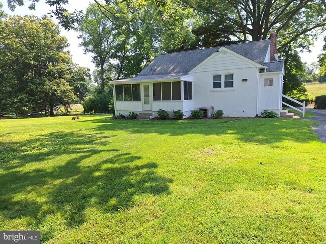 Building Photo - 624 Chandler Mill Rd
