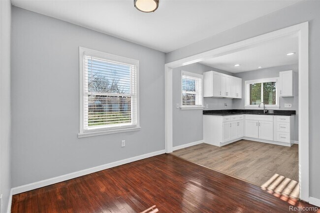 Building Photo - 8154 Quinn St