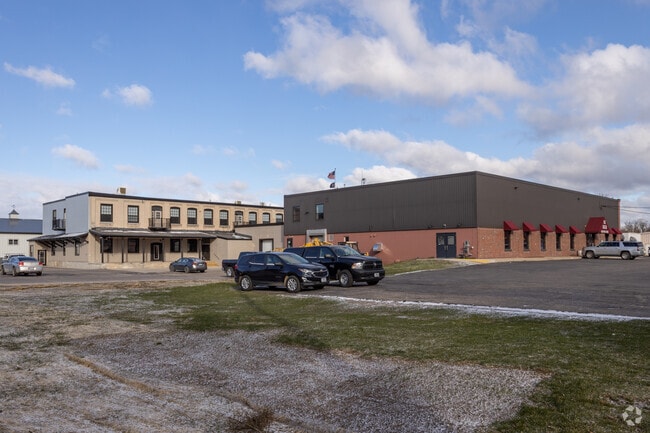 Building Photo - Superior Flats