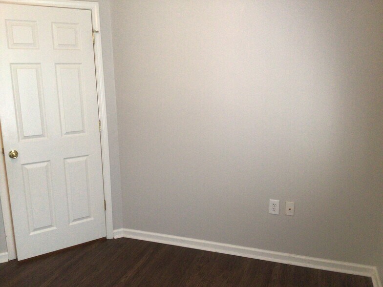 Building Photo - 4003 Semmes Ln