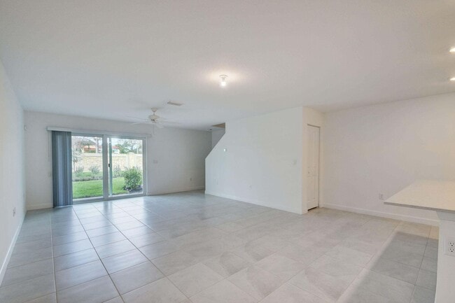 Building Photo - 6773 Broadwater Ln