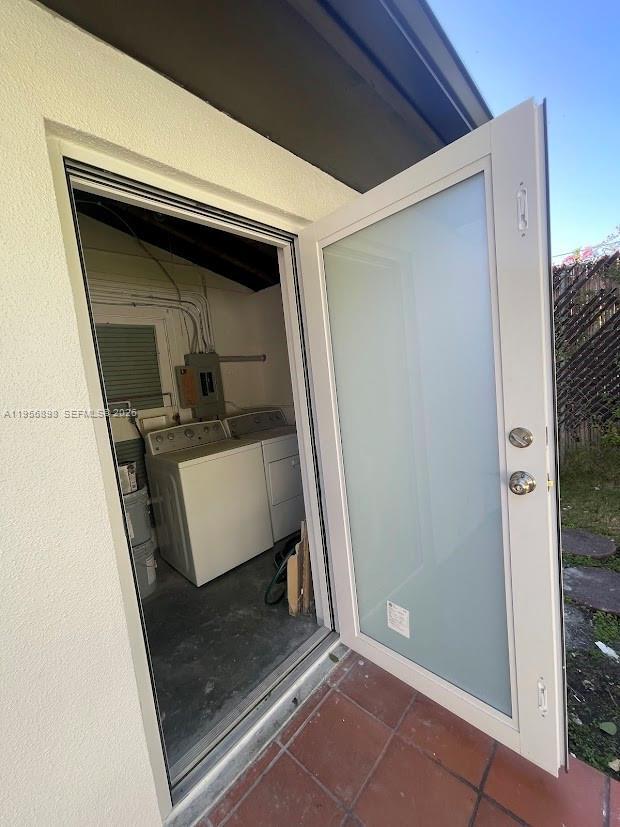 Building Photo - 811 NE 70th St