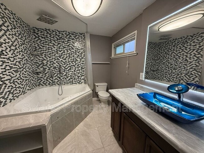 Building Photo - 184 Gentry Cir