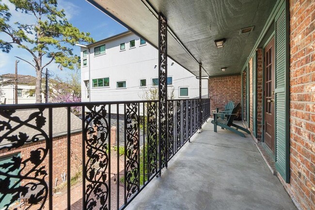 Building Photo - 2025 Elmen St