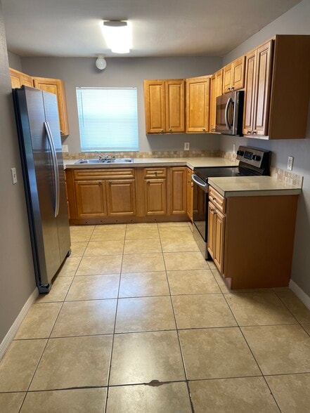 Primary Photo - 113 SW 44th St