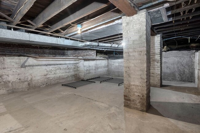 Building Photo - 1203 S Preston St