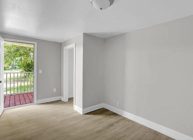 Building Photo - Ideal for Families or Roommates: 4BR/3BA Lakefront Home with Dual Private Suites