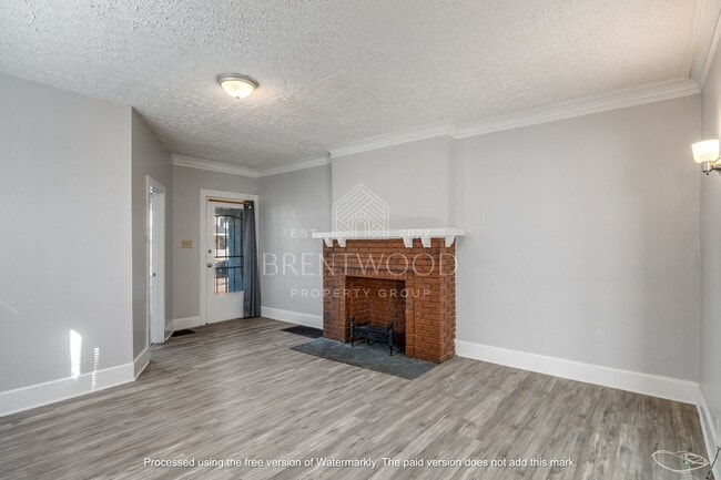 Building Photo - Spacious 4 Bed 1.5 Bath Updated Home