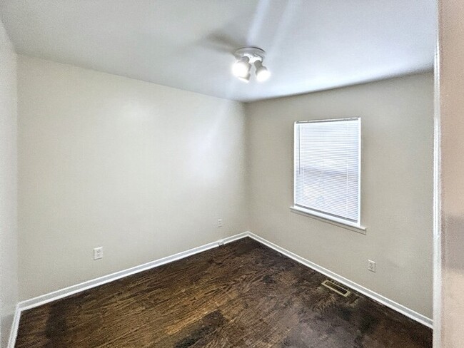 Building Photo - 3509 Willard Ave SW