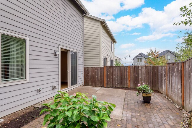 Building Photo - Beautiful 4 Bedroom, 2.5 Bath Home for Rent in Annand Heights, Tigard, OR