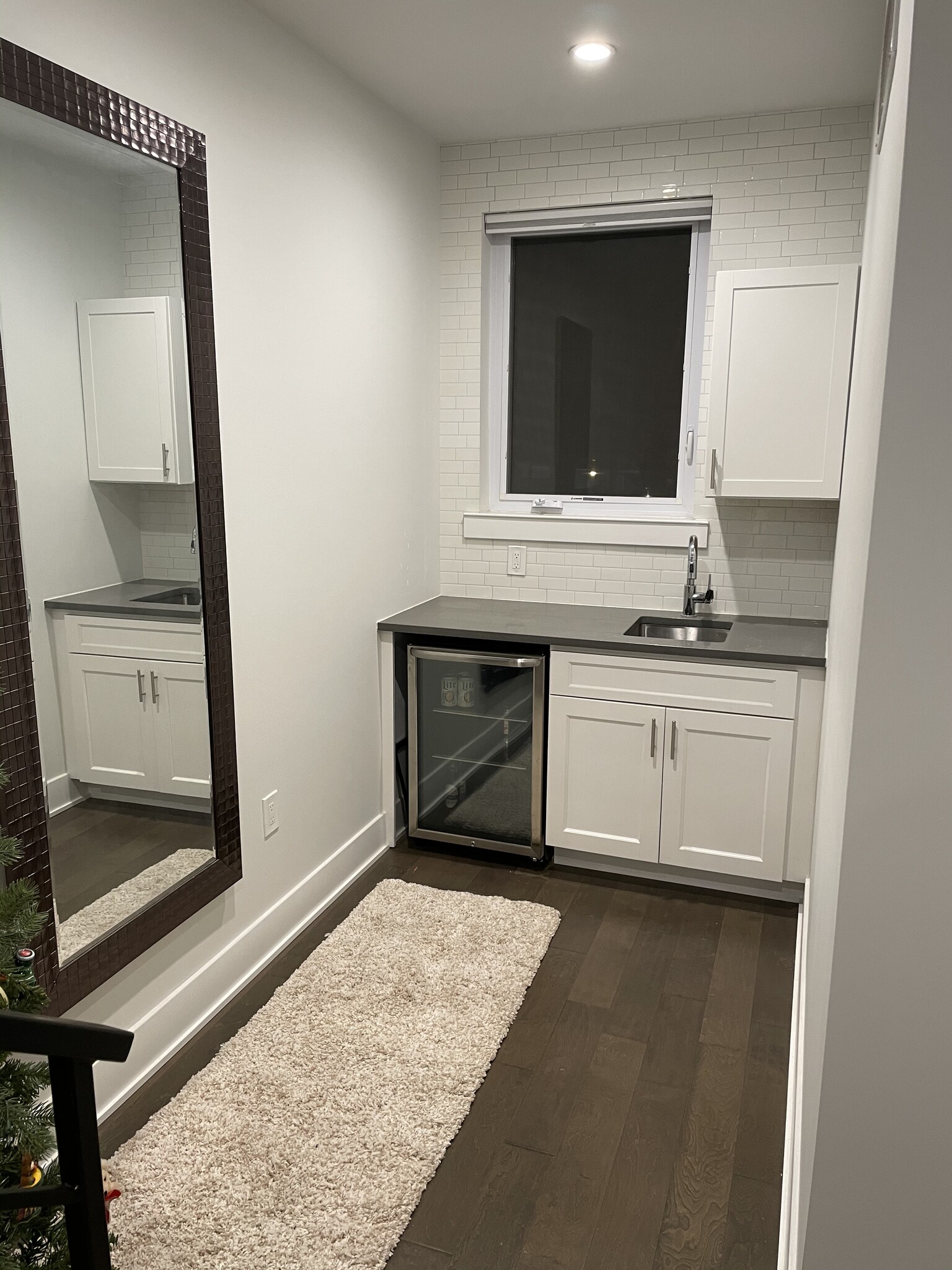 Wet Bar - 2716 W Cabot St