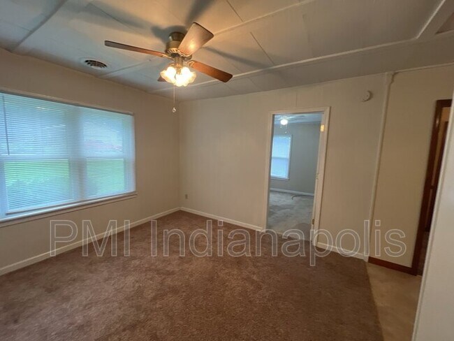 Building Photo - 629 N Willow St